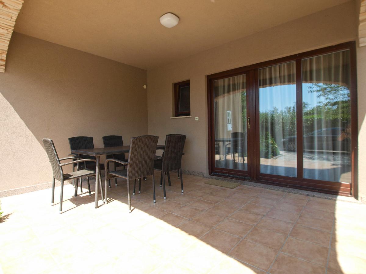 Apartments Dusanka 799 Fazana Exterior photo